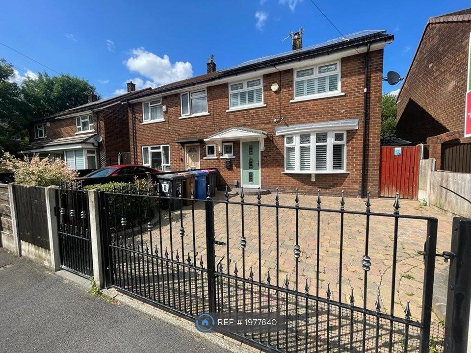 3 bed semi-detached house to rent in Mill Hill, Little Hulton, Manchester M38, £1,400 pcm