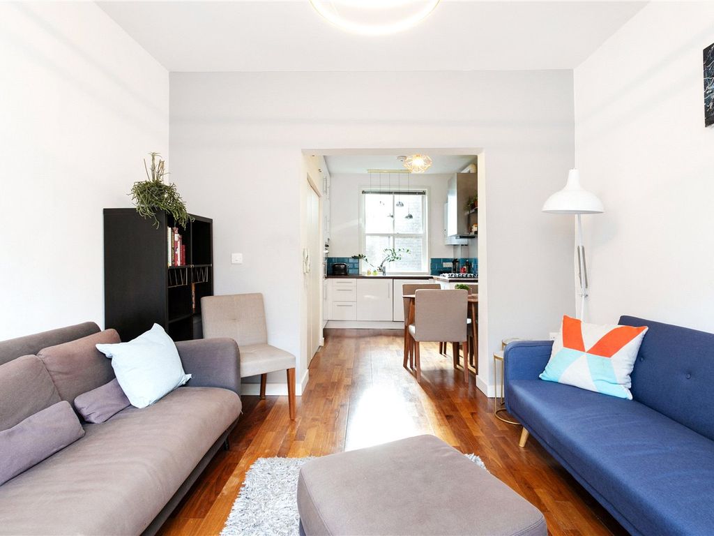 2 bed flat for sale in Fordham Street, London E1, £550,000
