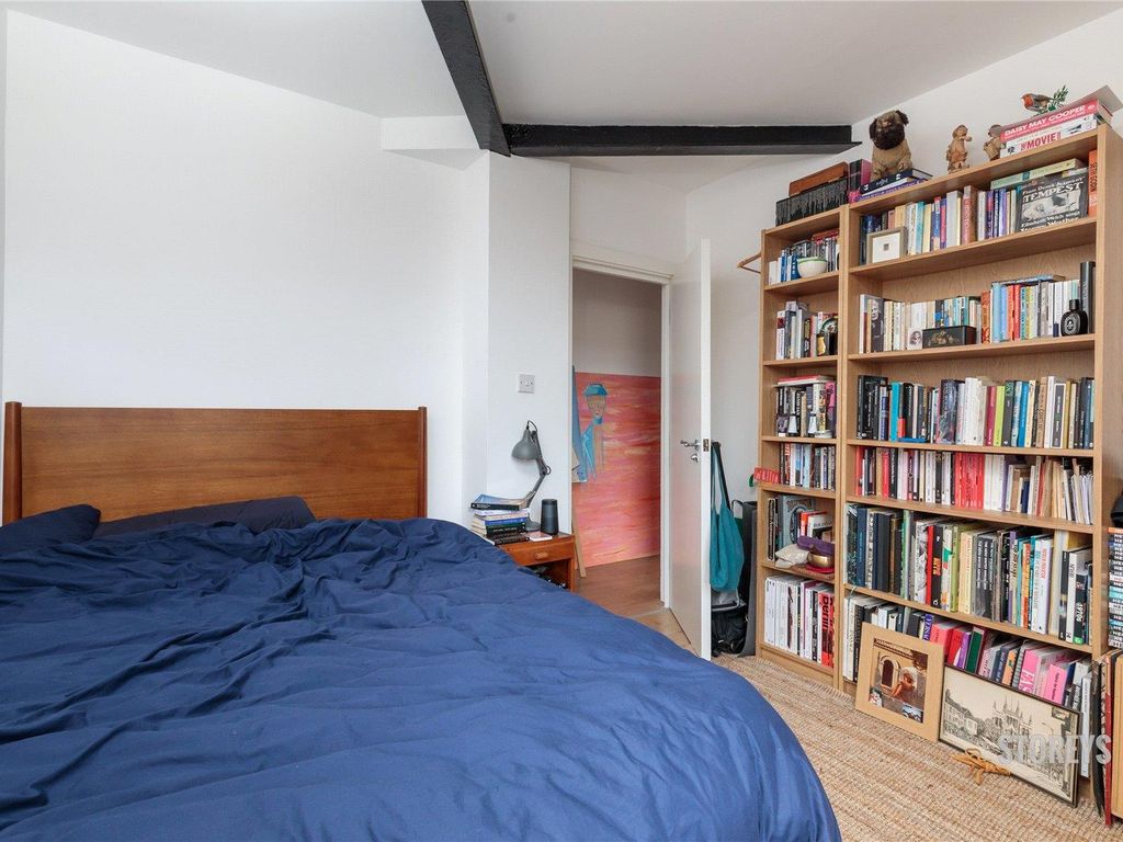2 bed flat to rent in Garden Walk, Shoreditch, London EC2A, £2,400 pcm