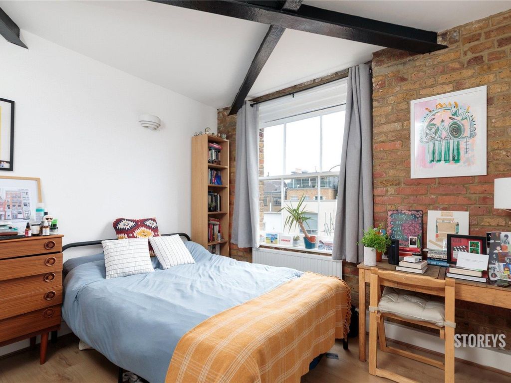 2 bed flat to rent in Garden Walk, Shoreditch, London EC2A, £2,400 pcm