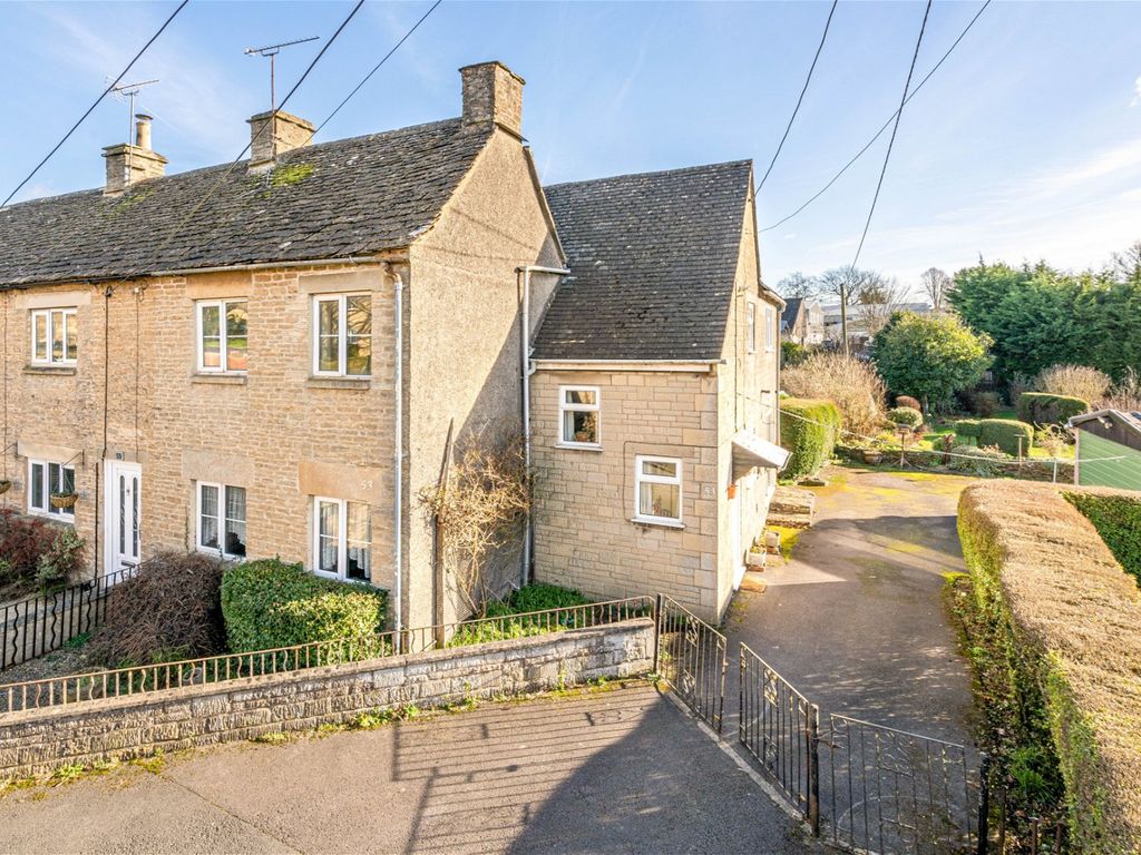 3 bed end terrace house for sale in London Road, Tetbury GL8, £399,950