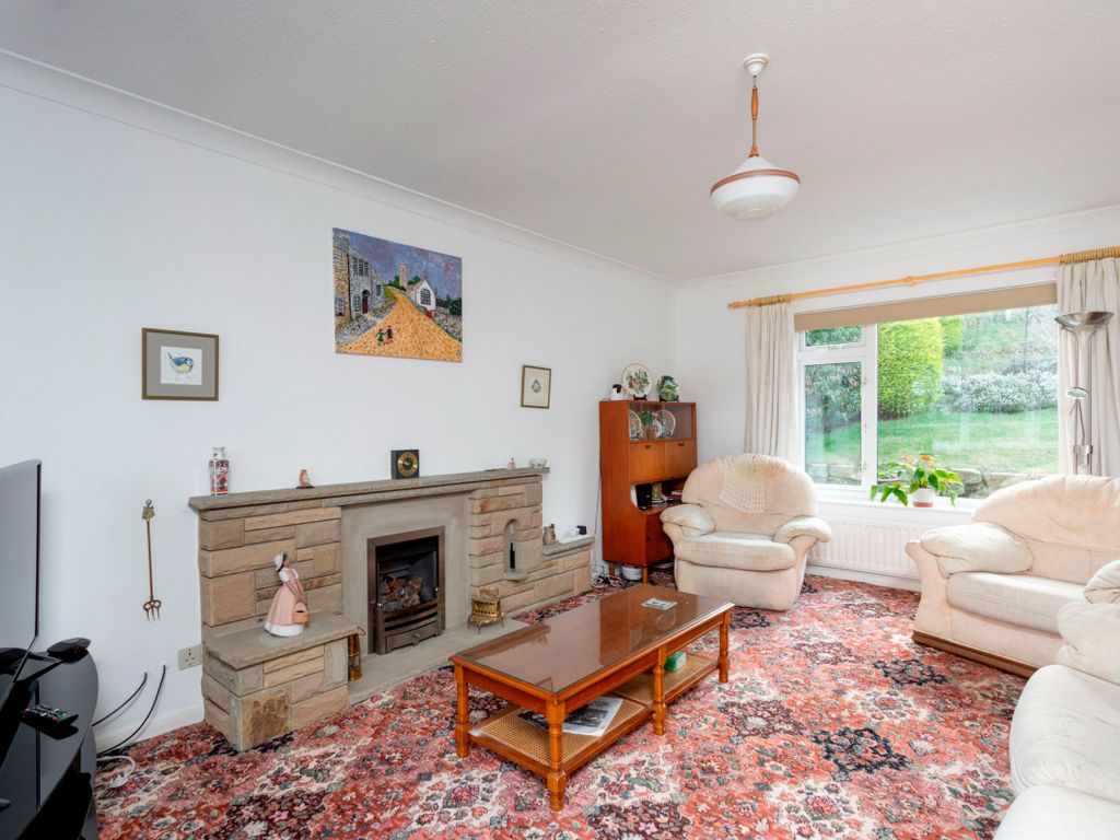 4 bed detached house for sale in Oakdale, Harrogate HG1, £550,000