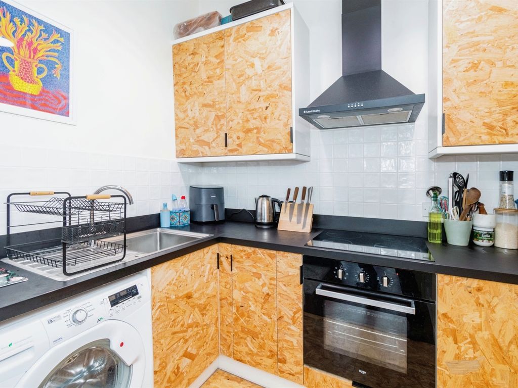 1 bed flat for sale in Above Bar Street, Southampton SO14, £128,000