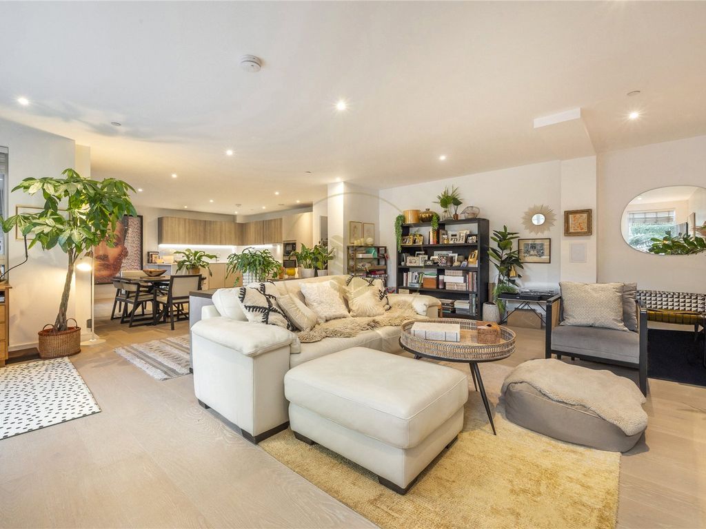 New home, 3 bed flat for sale in The Avenue, London NW6, £1,600,000