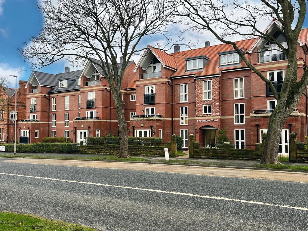 1 bed flat for sale in Filey Road, Scarborough YO11, £210,000