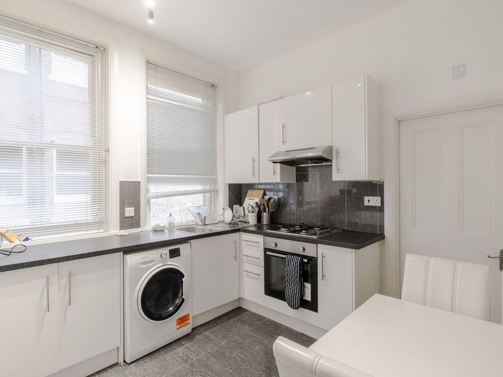 3 bed flat for sale in Wymering Road, London W9, £830,000