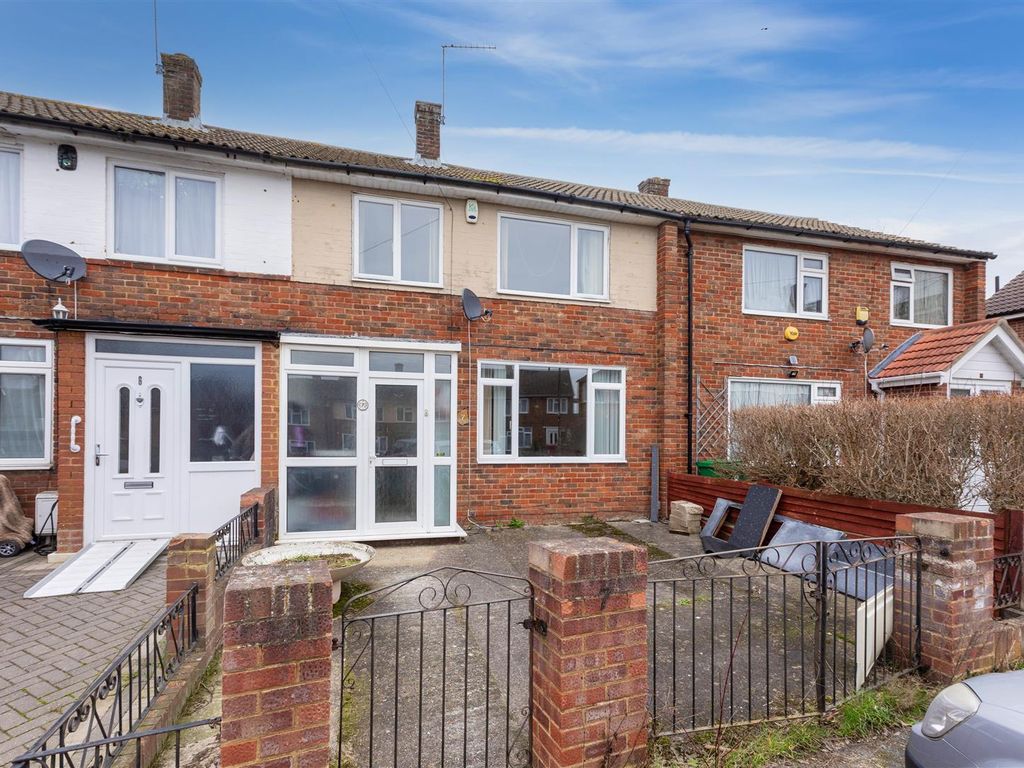 2 bed terraced house for sale in Lydsey Close, Slough SL2, £349,950