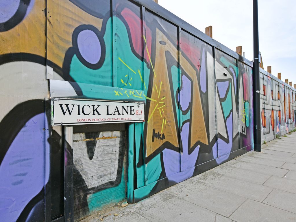 Warehouse to let in Wick Lane, London E3, £27,900 pa