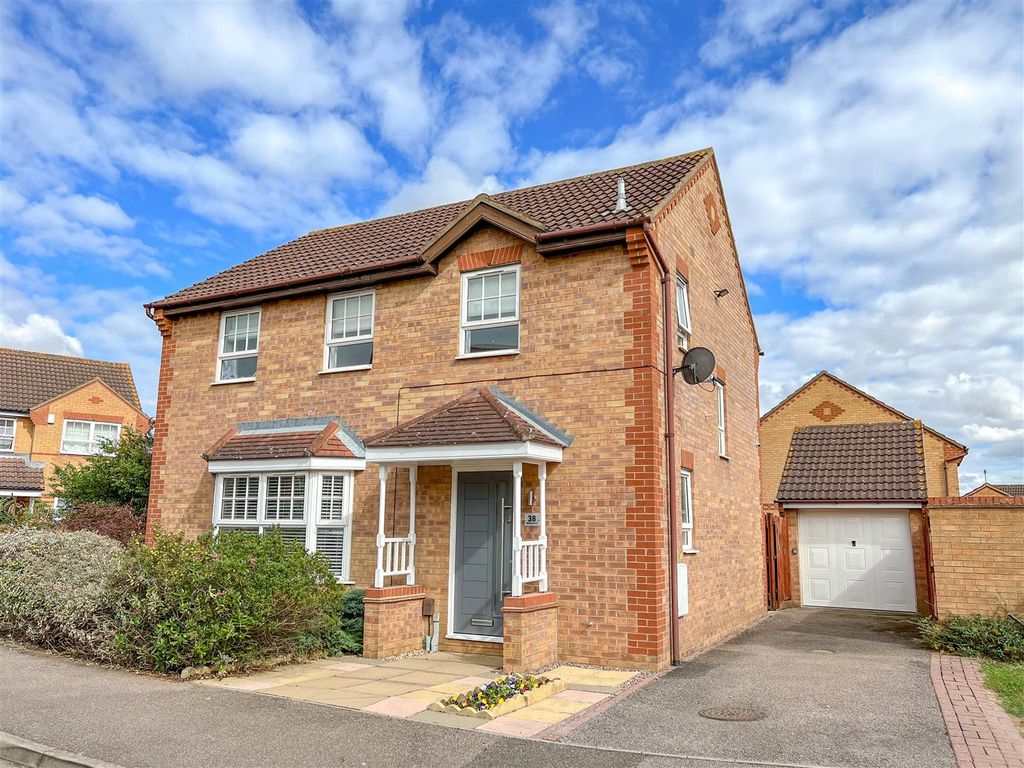 4 bed detached house for sale in Wisteria Way, Abington, Northampton NN3, £375,000