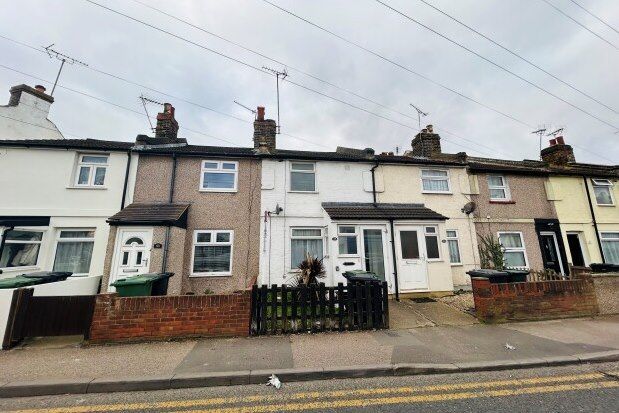 2 bed property to rent in Stanhope Road, Swanscombe DA10, £1,350 pcm
