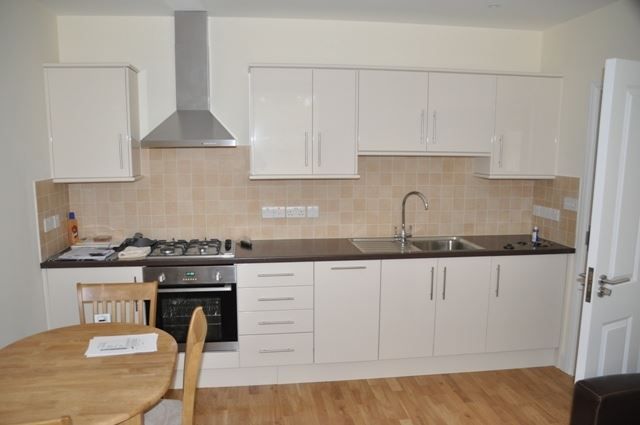 2 bed flat to rent in Grange Park, London W5, £1,945 pcm