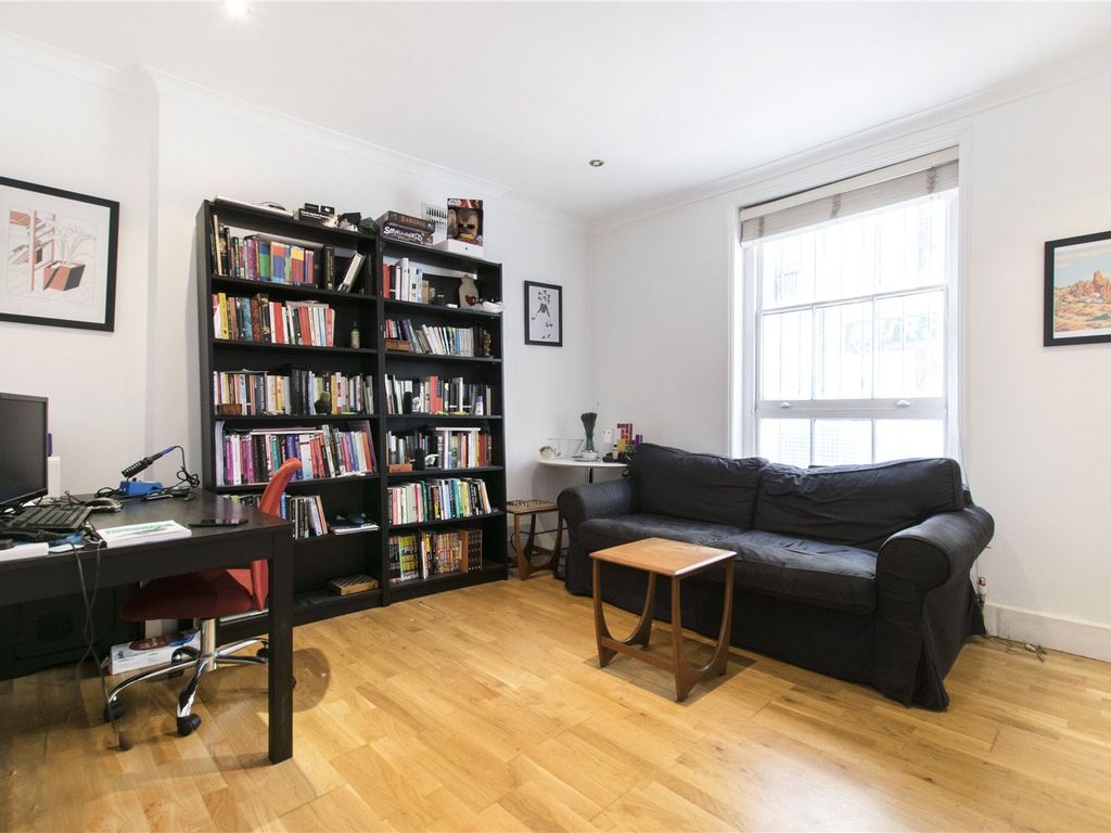 2 bed flat to rent in Paul Street, Shoreditch, London EC2A, £2,200 pcm