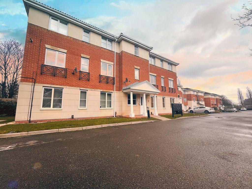 2 bed flat to rent in Princes Gate, West Bromwich B70, £850 pcm