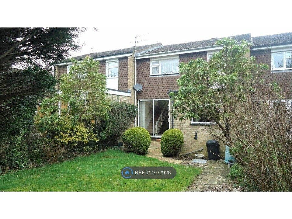 4 bed terraced house to rent in Cumberland Close, Amersham HP7, £2,350 pcm