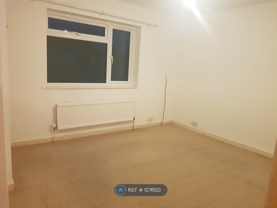 2 bed terraced house to rent in Ponting Street, Swindon SN1, £1,050 pcm