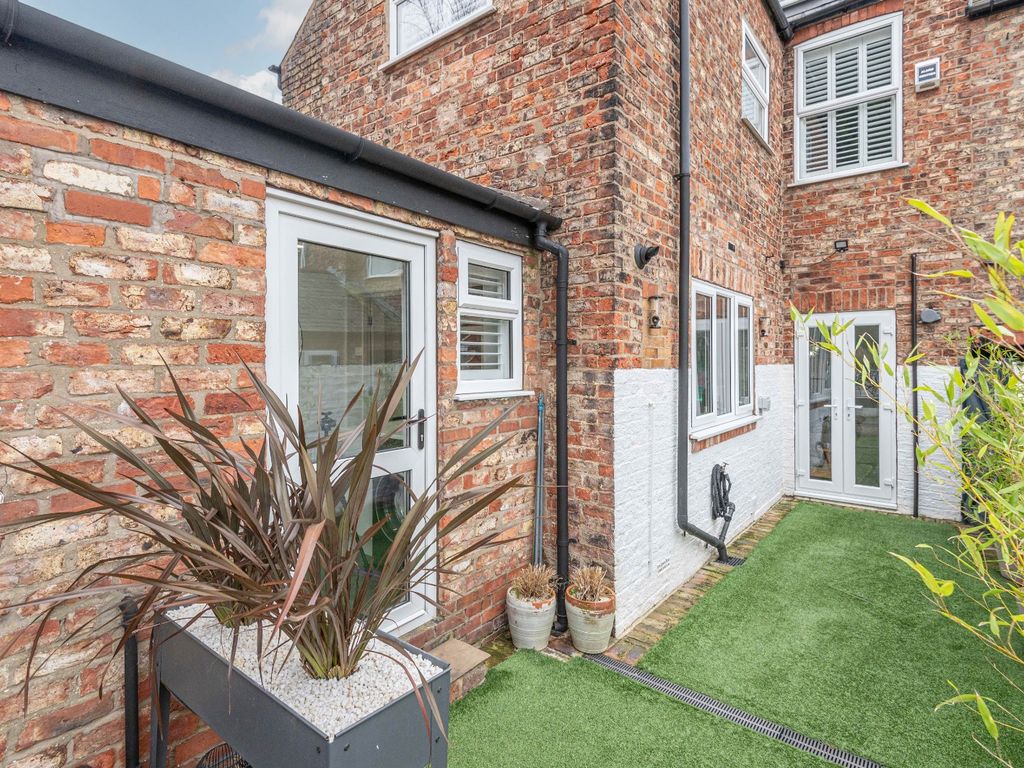 4 bed terraced house for sale in Berkeley Terrace, York YO26, £340,000