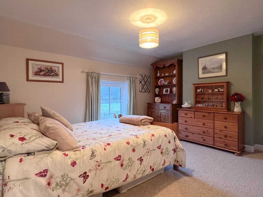 4 bed detached house for sale in Tremont Road, Llandrindod Wells LD1, £350,000
