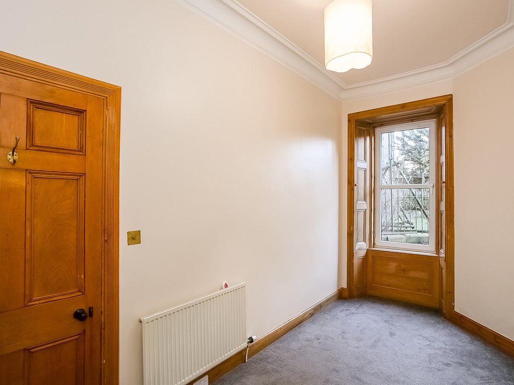 3 bed flat for sale in Comiston Road, Comiston, Edinburgh EH10, £350,000