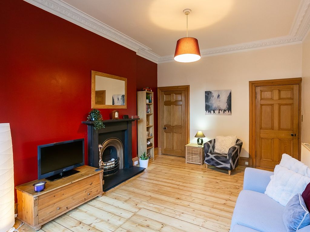 3 bed flat for sale in Comiston Road, Comiston, Edinburgh EH10, £350,000