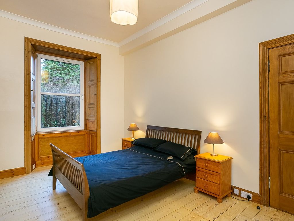 3 bed flat for sale in Comiston Road, Comiston, Edinburgh EH10, £350,000