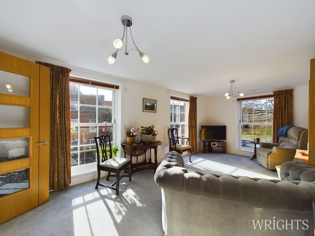 2 bed property for sale in College Way, Welwyn Garden City AL8, £535,000