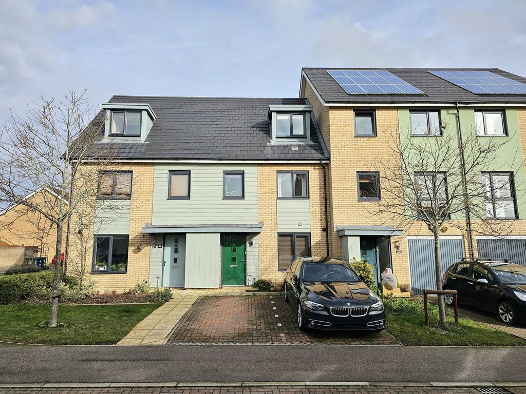 3 bed town house for sale in Whitley Road, Upper Cambourne, Cambridge CB23, £360,000