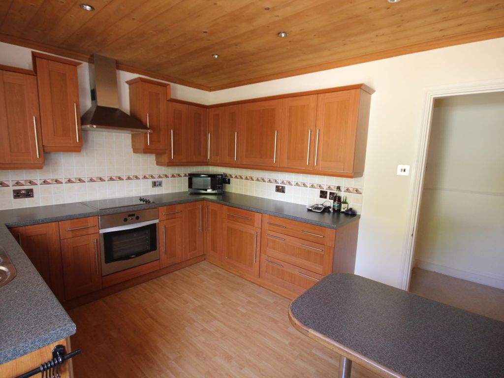 2 bed bungalow to rent in La Route Du Mont Mado, St John JE3, £2,600 pcm