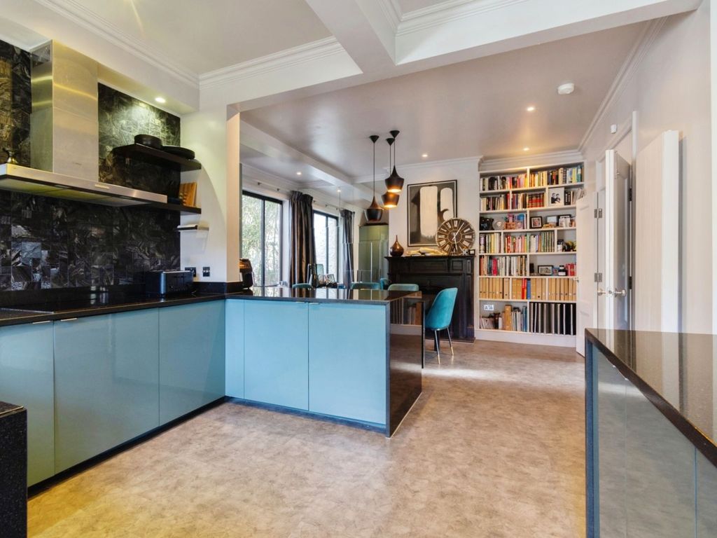 6 bed semi-detached house for sale in Foxley Lane, Purley CR8, £825,000