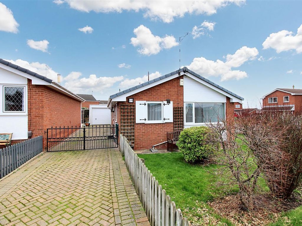 2 bed bungalow for sale in Braemar Avenue, Eastwood, Nottingham NG16, £215,000