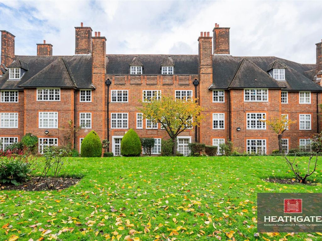 2 bed flat for sale in Heathcroft, Hampstead Way, Hampstead Garden Suburb NW11, £517,000
