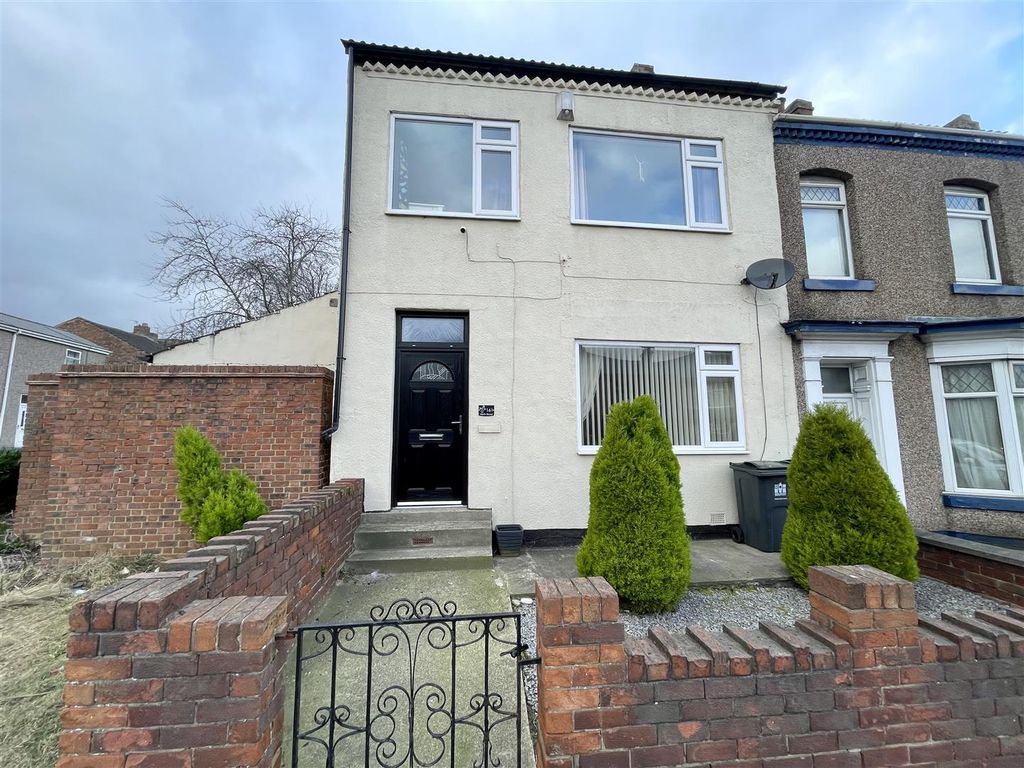 3 bed end terrace house for sale in North Road, Darlington DL1, £190,000