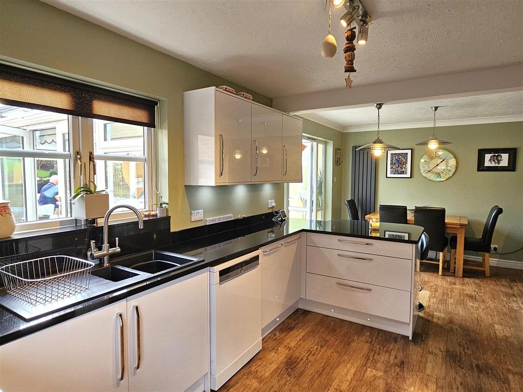 4 bed property for sale in Hill Hay Close, Fowey PL23, £450,000