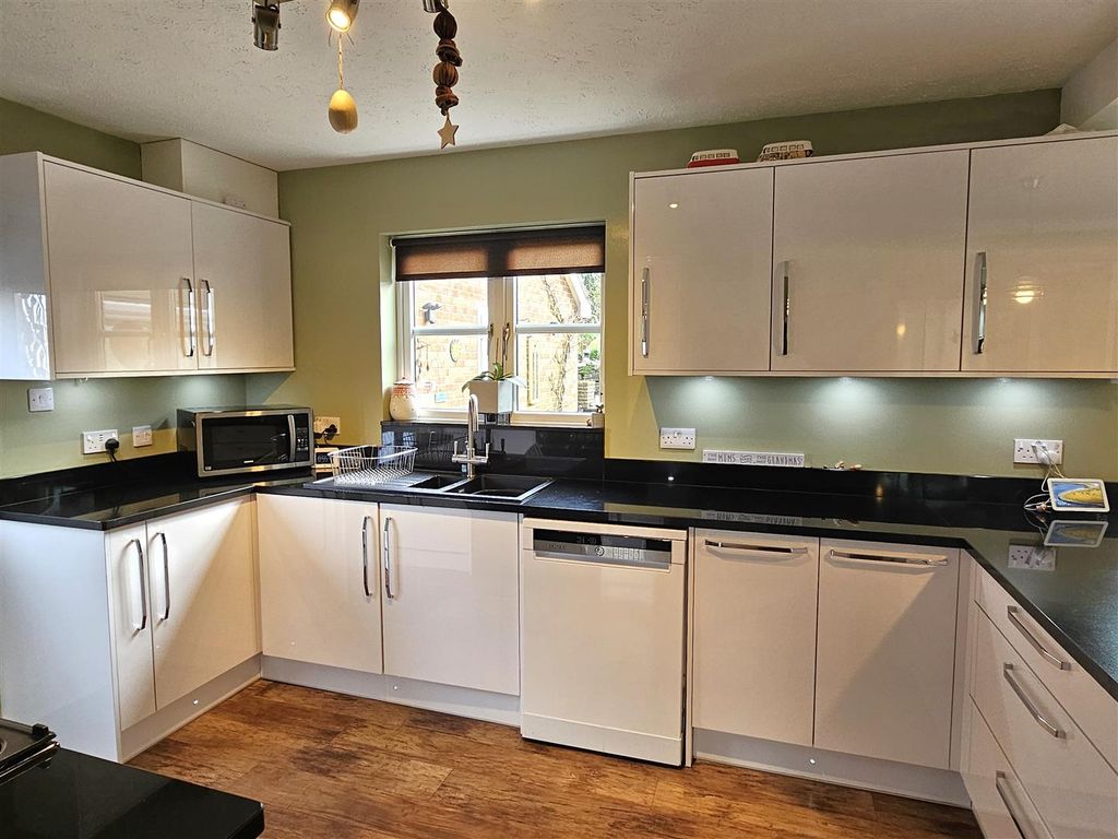 4 bed property for sale in Hill Hay Close, Fowey PL23, £450,000