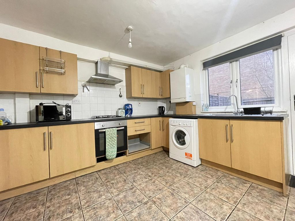 5 bed town house to rent in Shearling Way, London N7, £3,850 pcm