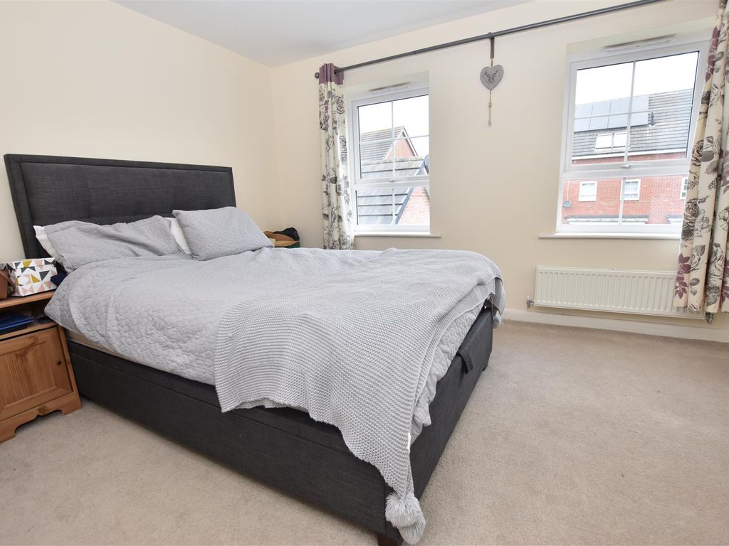 3 bed property for sale in Richard Bradley Way, Tipton DY4, £235,000