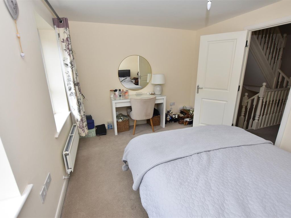 3 bed property for sale in Richard Bradley Way, Tipton DY4, £235,000