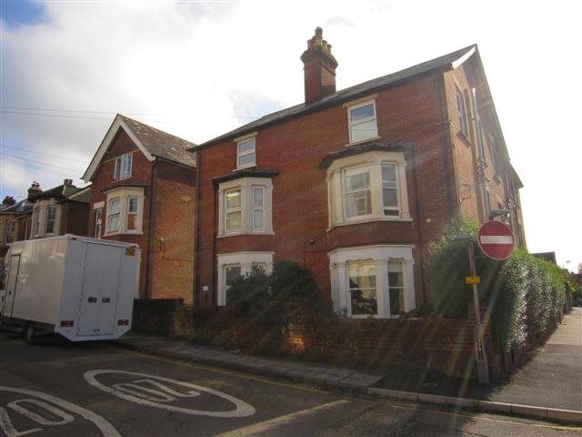 1 bed flat to rent in Wyndham Road, Salisbury SP1, £880 pcm