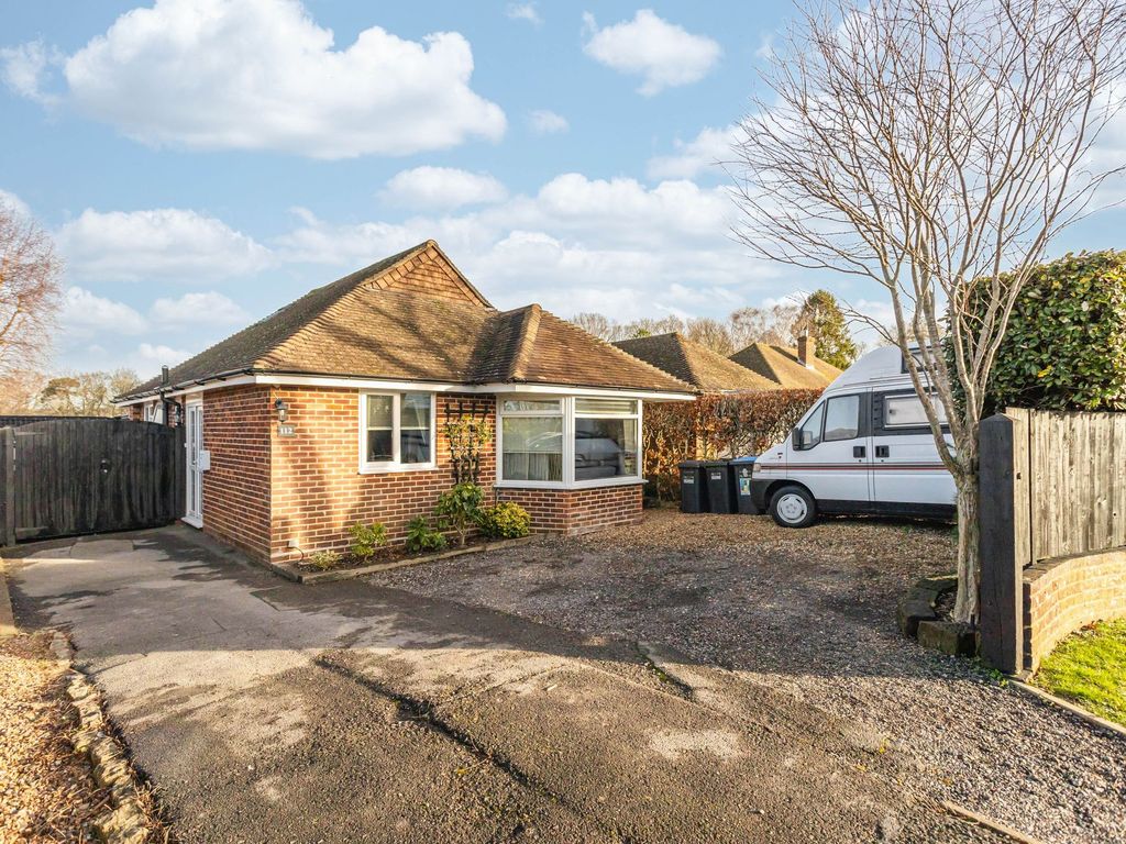 4 bed detached house for sale in Heathcote Drive, East Grinstead RH19, £625,000
