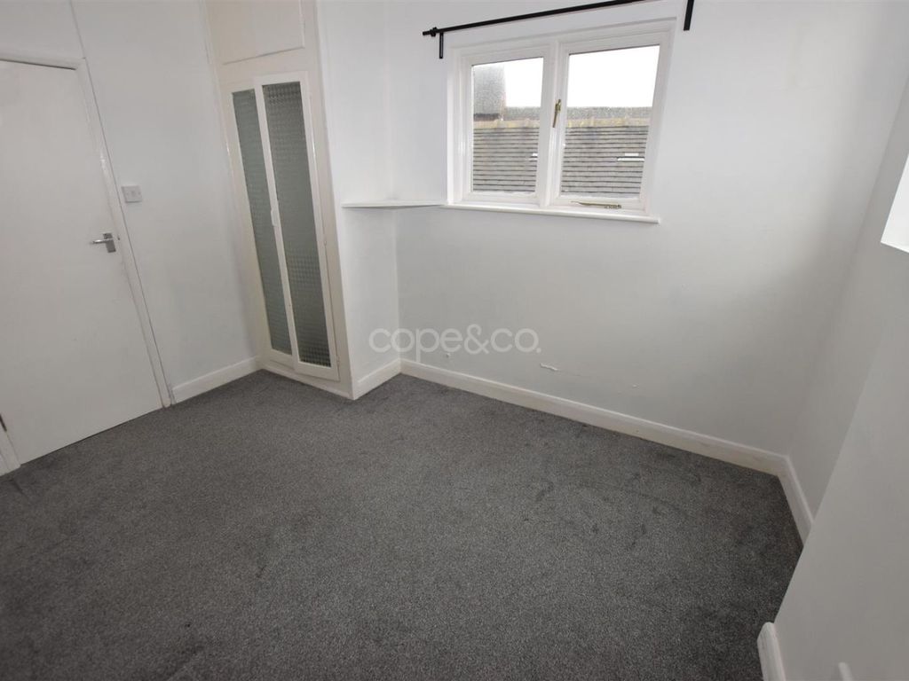 1 bed flat to rent in High Street, Tutbury, Burton-On-Trent, Staffordshire DE13, £625 pcm