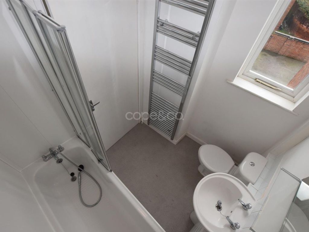 1 bed flat to rent in High Street, Tutbury, Burton-On-Trent, Staffordshire DE13, £625 pcm