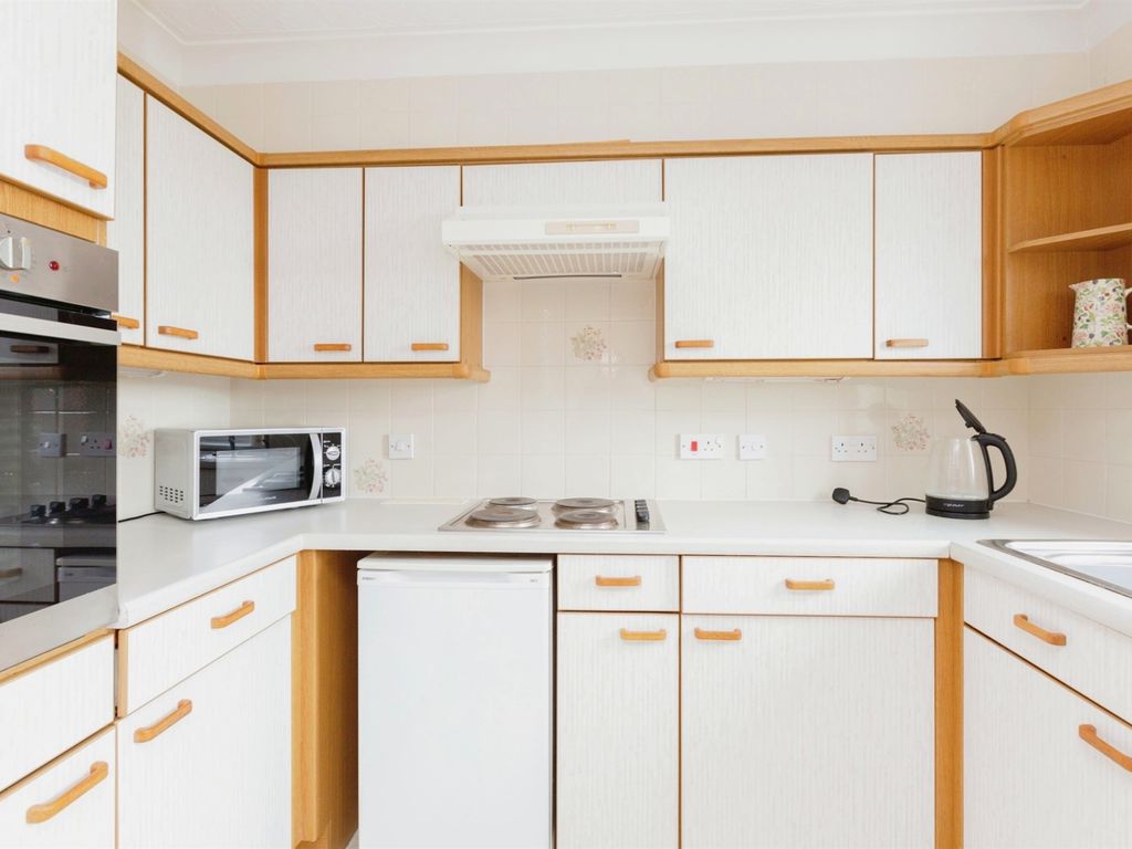1 bed property for sale in Lawnsmead Gardens, Newport Pagnell MK16, £119,500