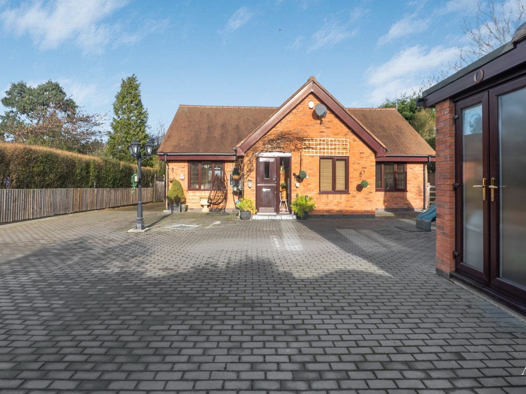 3 bed detached bungalow for sale in Little Hardwick Road, Walsall, West Midlands WS9, £650,000