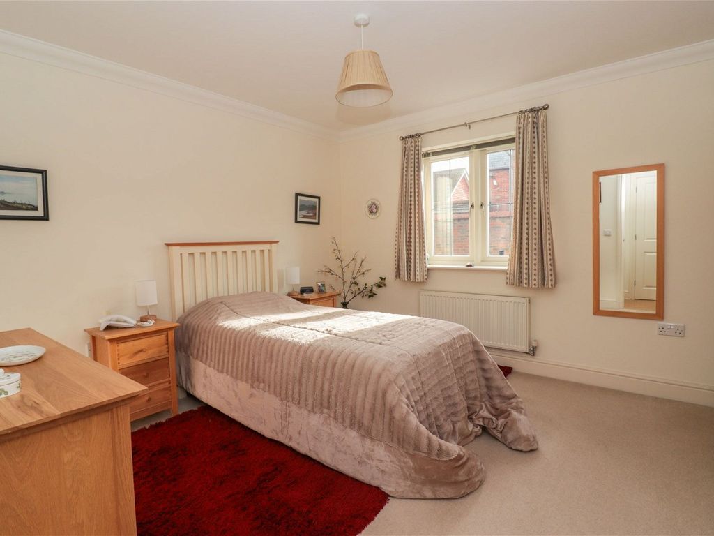 1 bed maisonette for sale in Cogswell House, Orchard Dean, The Dean, Alresford SO24, £295,000