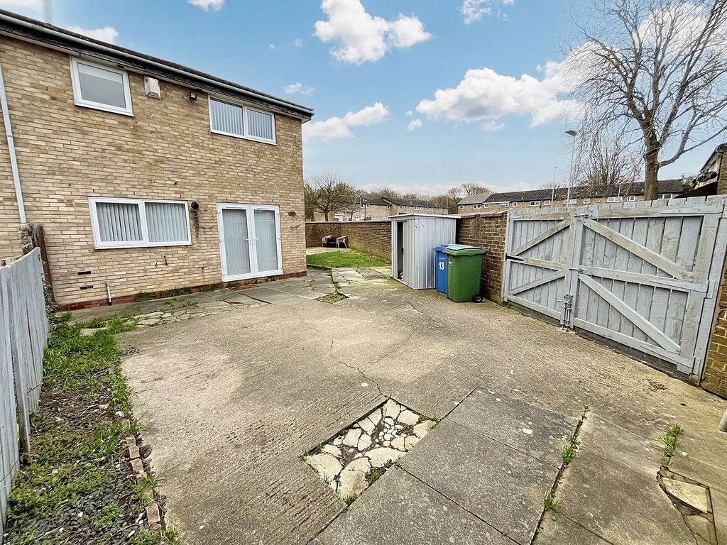 4 bed terraced house to rent in Alderley Way, Cramlington NE23, £895 pcm