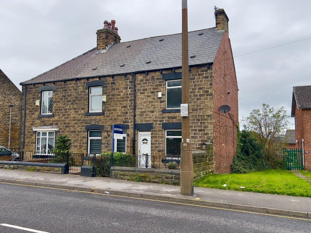 2 bed terraced house to rent in Park Road, Barnsley S70, £700 pcm