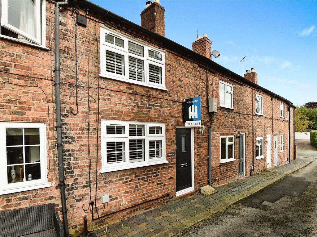 2 bed terraced house for sale in Nixons Row, Nantwich, Cheshire CW5, £225,000