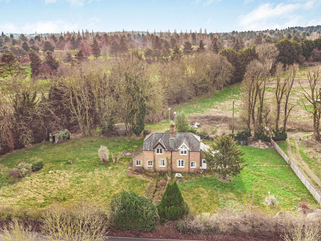 5 bed semi-detached house for sale in Lea Green, Mill Green, Hatfield AL9, £1,000,000