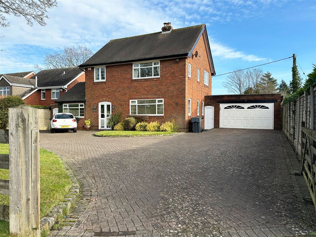 4 bed detached house for sale in Alcester Road, Hollywood B47, £595,000