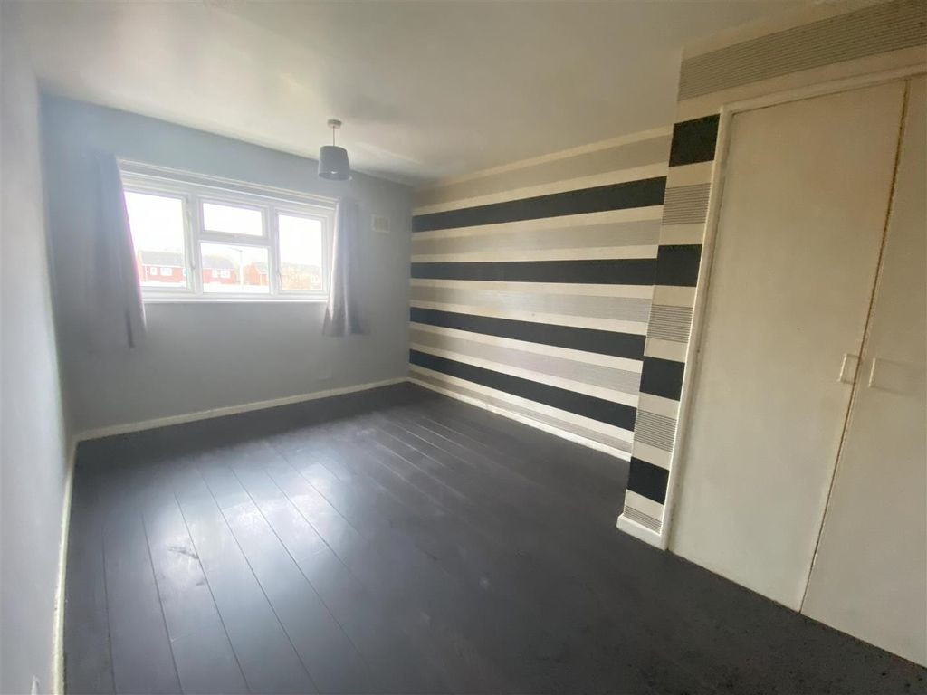 3 bed property for sale in Felbridge Close, Hull HU9, £85,000