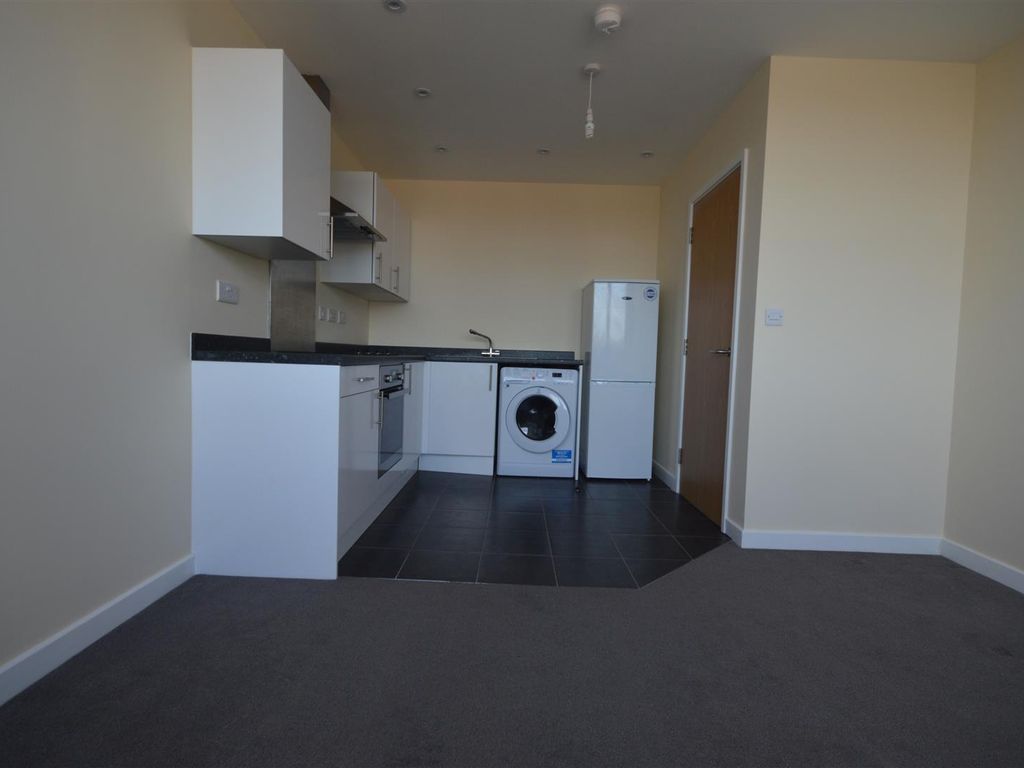 1 bed flat to rent in St. Georges Retail Park, St. Georges Way, Leicester LE1, £675 pcm